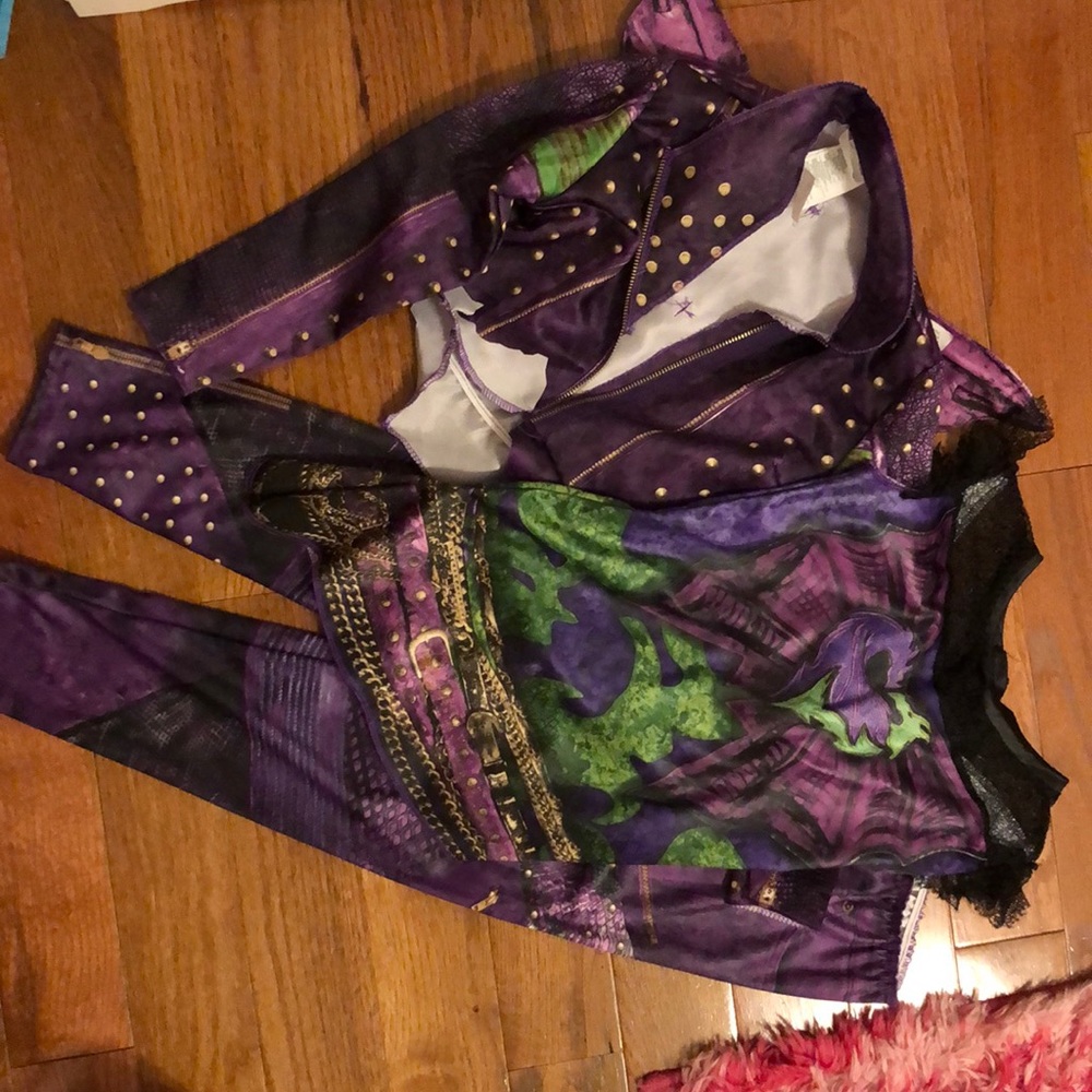 Mal Descendants 2 costume 4-6x girls